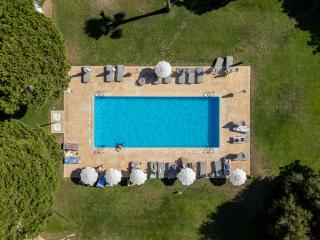 5 star Luxury SevenPines apartment with large balcony and 3 communal pool - 6