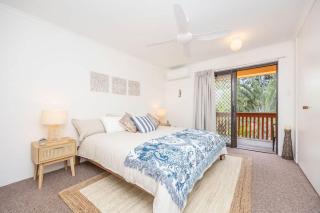 Torquay Beachfront Townhouse - 9