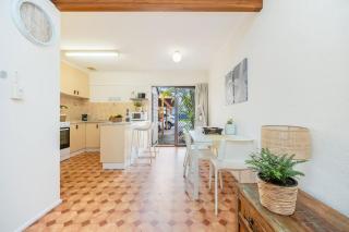 Torquay Beachfront Townhouse - 2