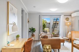 Oaklight on Truro - Steps to Torquay Beach and Dining - 7