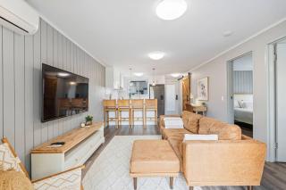 Oaklight on Truro - Steps to Torquay Beach and Dining - 3