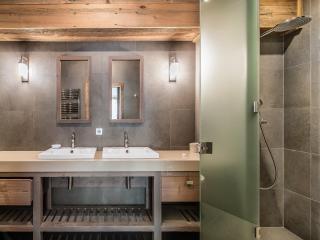 Appartement de Luxe 12 Pers. à 50m des Pistes, Spa, et Cheminée - Méribel - FR-1-565-7 - 3