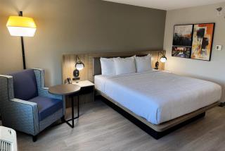 La Quinta Inn & Suites by Wyndham Greenville Woodruff Rd - 7