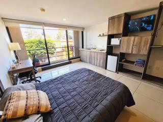 S05 SUITE DOBLE CAMA MATRIMONIAL Premium Frente al TEC CEM con Cocineta WiFi Balcón Parking Terraza - 7