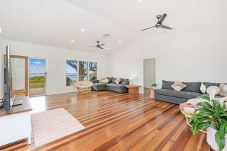 Beachfront Hervey Bay Homestead - 3