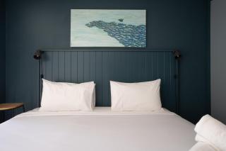 Riverfront Villa 7 Surfers Paradise with Pool - 3
