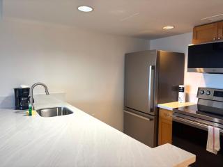 Ilikai Apt 302 - Newly Renovated Studio with Breathtaking Ocean & Harbor Views Modern Updates September 2025 - 2