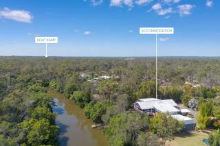 Riverfront Family Haven - 6