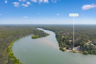 Riverfront Family Haven - 2
