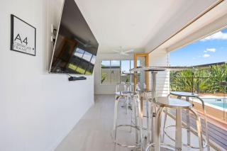 Private Poolside Paradise -PoolBar - Walk to Beach - 1
