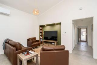 Sol Sanctuary- Beachfront - 2