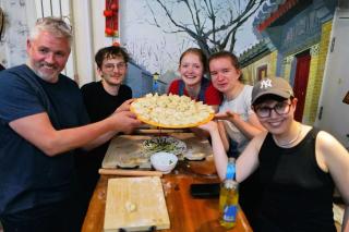 East Sacred Hotel ᴸᴱO Cover most of needs ---Foreign Accept English-Speaking Team--- 2 mins-walk to Subway丨Customized Tour Better-Live like a Local丨Near Tiananmen Forbidden丨Free Laundry,coffee,snacks and wifi-unlimited Software Leo - 7
