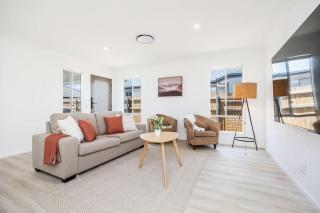 BRAND NEW Central Stylish Home - 5