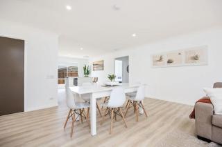 BRAND NEW Central Stylish Home - 4