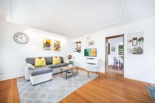 Charming 2BR Roosevelt Bungalow w Quiet Yard - 3