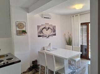 Apartment and Room Mare Vrlika - 5