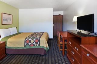 Super 8 by Wyndham Chattanooga Lookout Mountain TN - 7