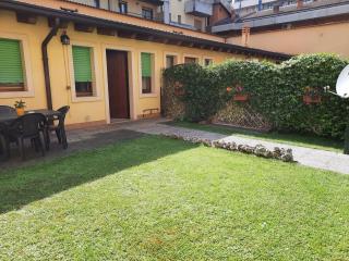 La casa di Davide con giardino e garage - 8