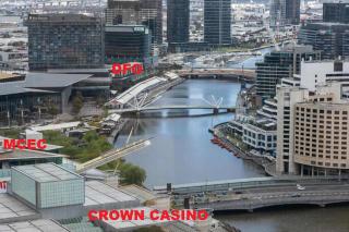 Exclusive Retreat - 7-Bedrooms, 2 Balconies Opposite Casino & MCEC - 3