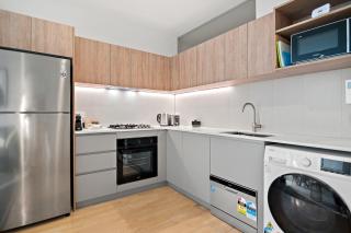 Modern renovated apartment in Melbourne CBD - 4