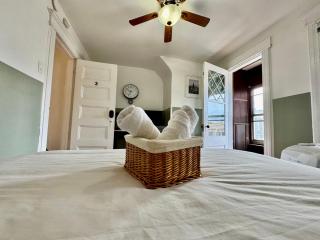 20 min NYC-Modern Private Room-Queen Bed-Parking - 4