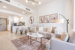 Stay Near the Park with Easy Exit from JVC, Just Minutes to Dubai Marina and Palm Jumeirah - Bloom Towers A, JVC by Deluxe Holiday Homes - 4