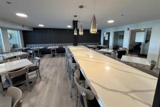 Ramada by Wyndham Springfield North - 4