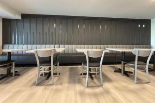 Ramada by Wyndham Springfield North - 3