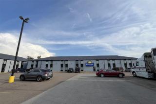 Days Inn & Suites by Wyndham Bloomington/Normal IL - 8