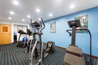 Days Inn & Suites by Wyndham Bloomington/Normal IL - 2