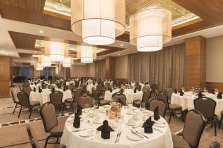 Radisson Hotel & Conference Centre Calgary Airport - 2