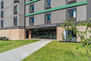 ECHO Suites Extended Stay by Wyndham Sterling - 7