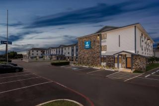 Clarion Pointe - 8