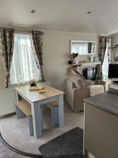 Hares Haven pet friendly sleeps 6 - 7