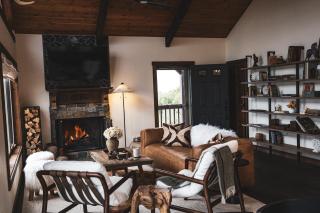 Wild Moon Ranch Pickleball, Cedar Tub & Views - 1