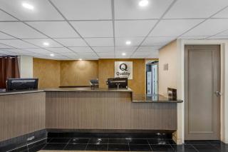 Quality Inn & Suites 5585 Ambler Drive Mississauga Ontario - 6