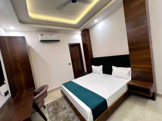 Townhouse Subharti University Meerut Formerly Hotel Celebration - 7