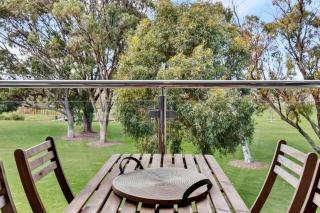 Chic 2BR Rockingham Escape Garden Views - 6