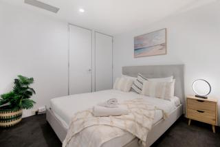 Stunning 2 Bedroom Apartment at Q Tower - lvl 33 - 3