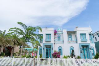 Family 2BR Villa, Pool, Tub and Modern Kitchen - 3