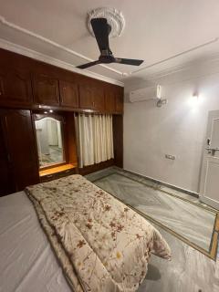 SHELAS HOME STAYs - 8