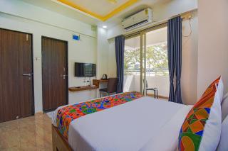 FabHotel Red Velvet Inn & Suites - Pune - 7