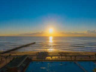 The Palace All-Suite 3 Bedroom Penthouse 2201 by First Private Stays - 3