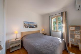 Charming Village House In Grimaud - 2