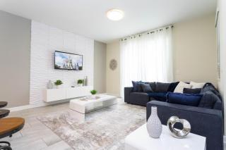 Last Minute Disney Getaway! Private Pool, Hot Tub & Games Room. Book Now! #80597 - 9