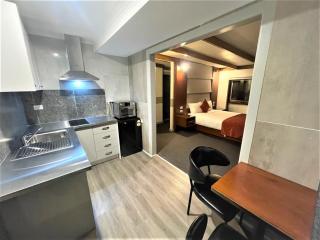 Oakleigh House - 3