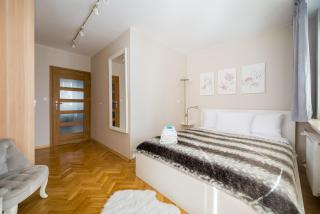 Krochmalna Spacious Apartment by BookingHost - 8