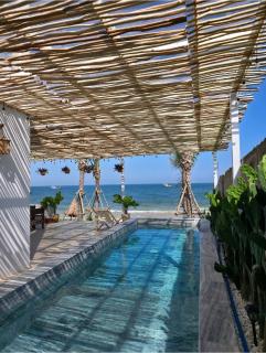 Kihu Home Phan Thiet - Beachfront - Sunrise View - Private Pool - 3BR - 4 Bed - 7