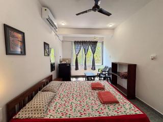 Studio Serinity Cove R-2 by Mukund Sadan Arambol - 2