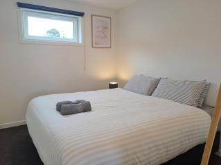 Tainui Charm - Fully Renovated, 2 Bedrooms - 8